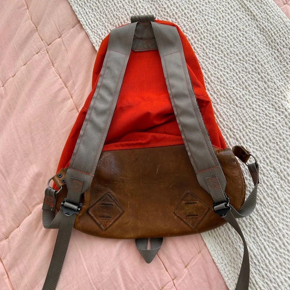 Rare Made in USA 70s Vtg Sierra Designs Teardrop Leather Bottom Backpack Orange